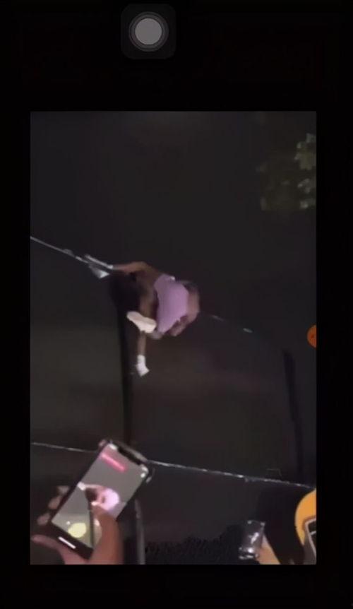 大学栏杆吃瓜事件,一场校园事件的网络围观与反思