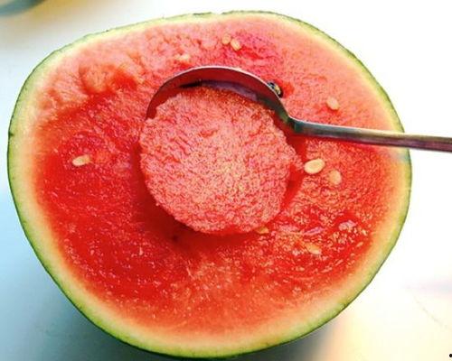 下雨吃瓜原视频,一场别开生面的下雨吃瓜盛宴