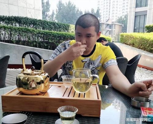 二驴吃大瓜,揭秘网红美食背后的故事