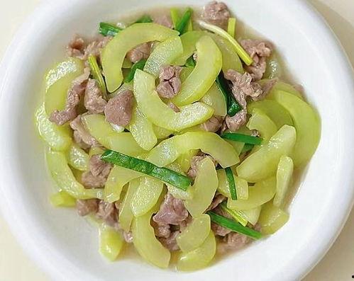 白皮的瓜炒着吃是什么瓜,探寻家常炒瓜的独特风味